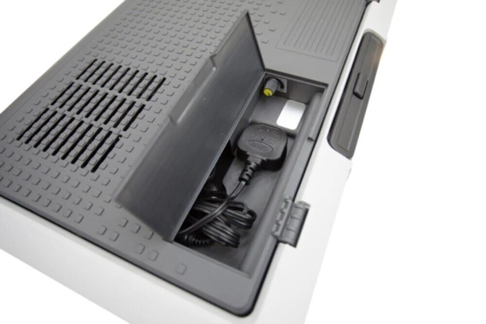 Vango E-Pinnacle 40L Coolbox 6 Vango E-Pinnacle 40L Coolbox - Image 6